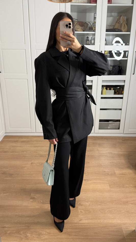Blazer Oversize Noir Cintré à la Taille avec Ceinture SAÏRYS