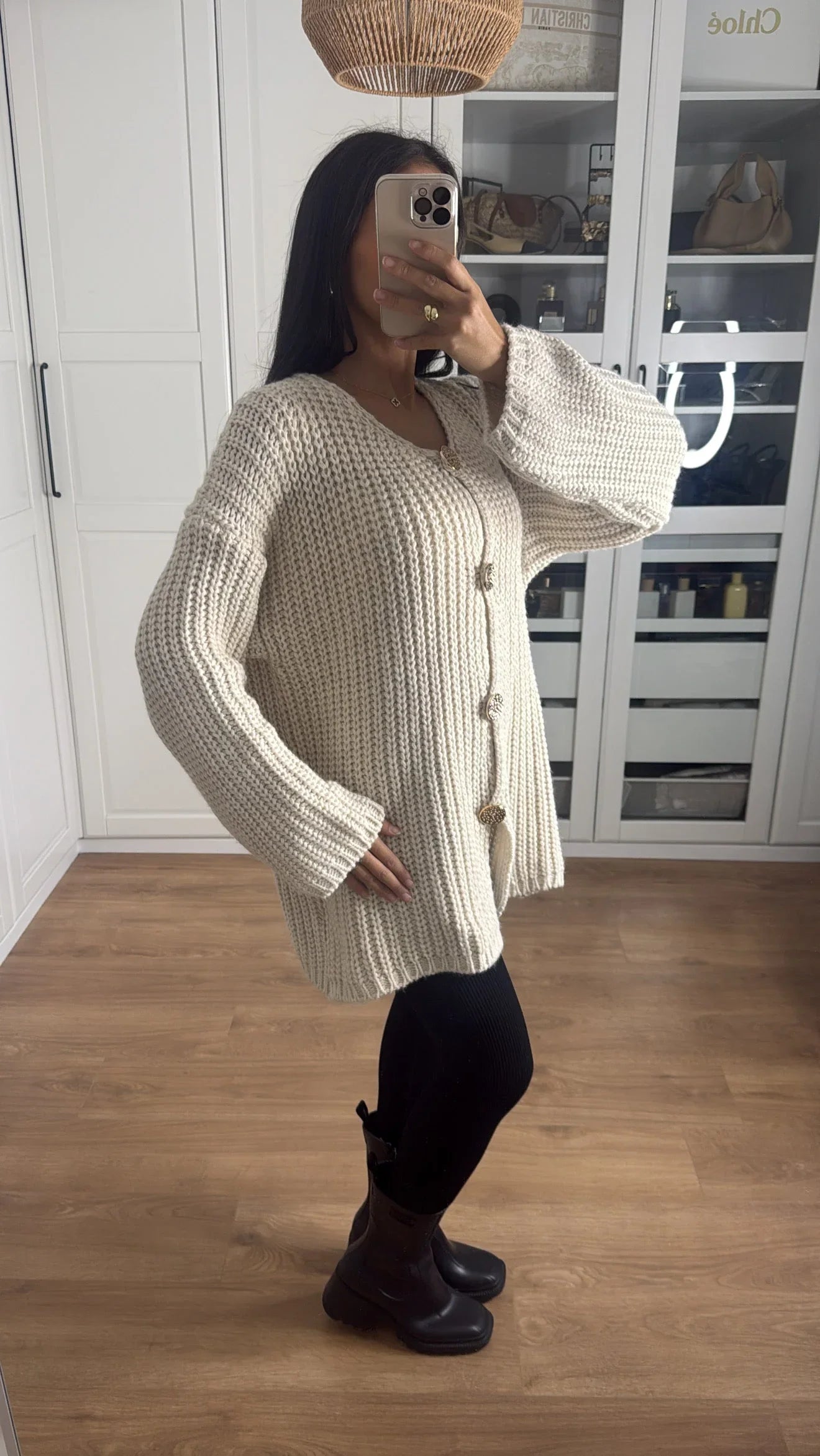 Robe pull en laine beige avec boutons dorés - SAÏRYS