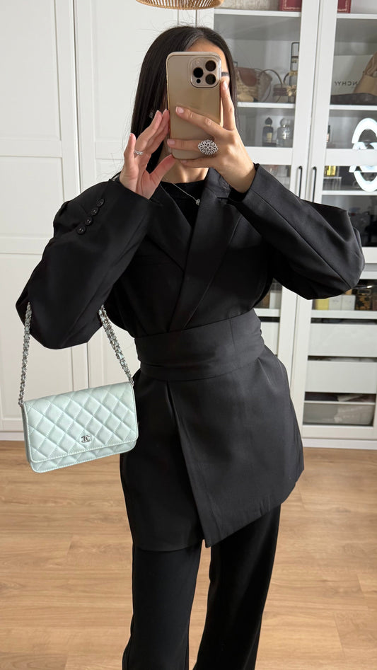 Blazer Oversize Noir Cintré à la Taille avec Ceinture SAÏRYS