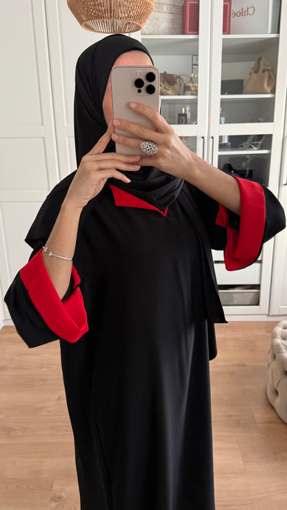 Abaya noire manches revers rouges SAÏRYS
