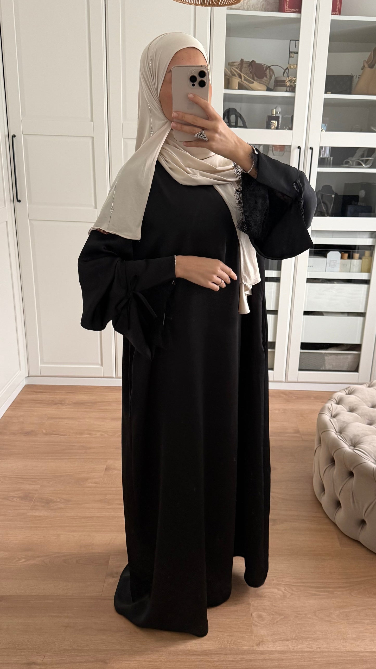 Abaya manches à nœud en dentelle noir SAÏRYS
