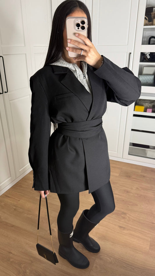Blazer Oversize Noir Cintré à la Taille avec Ceinture SAÏRYS