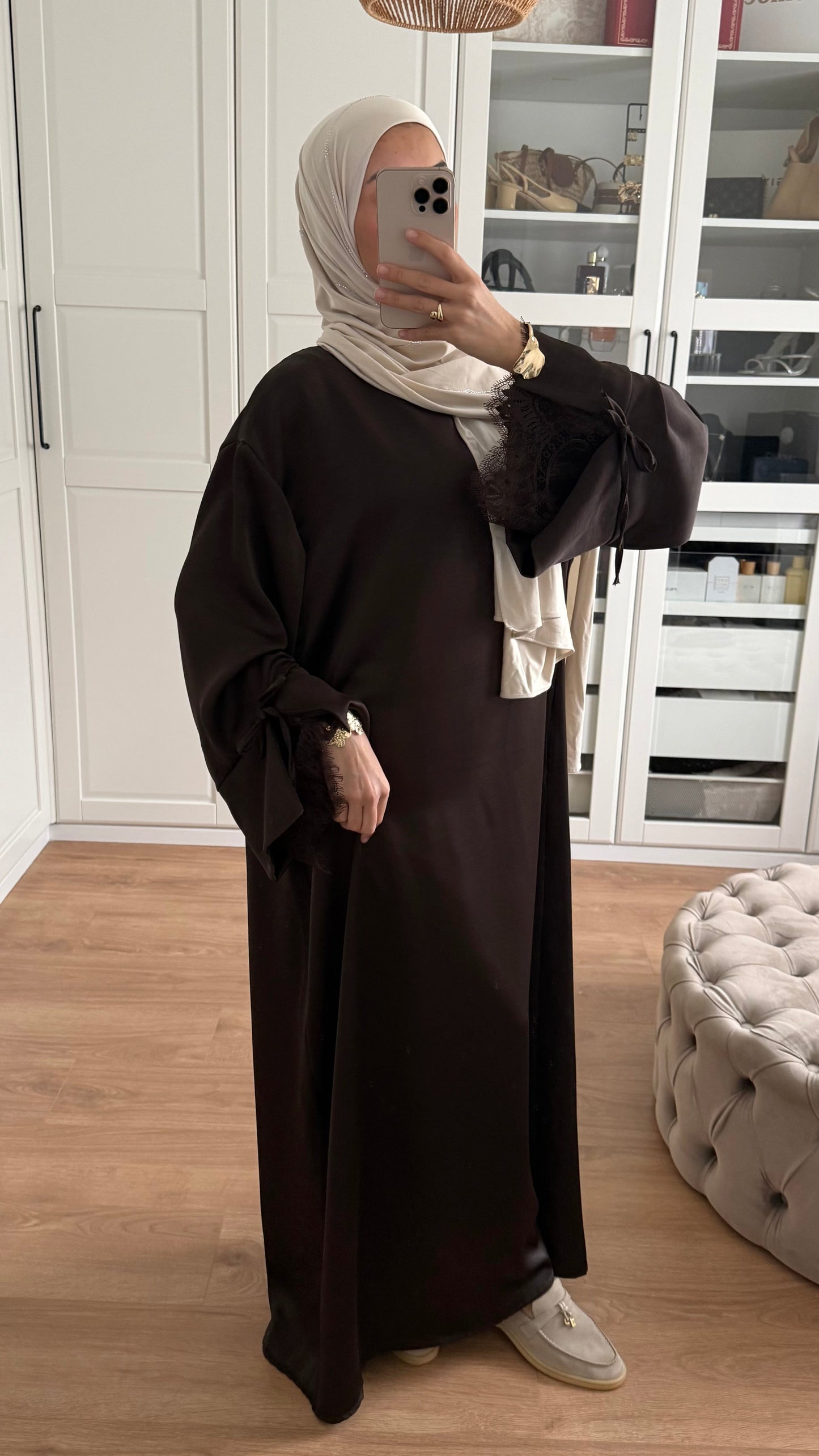 Abaya manches à nœud en dentelle marron SAÏRYS