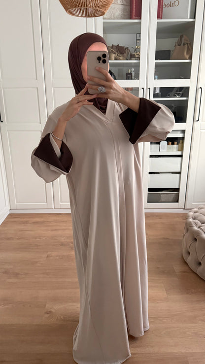 Abaya beige manches revers marron SAÏRYS