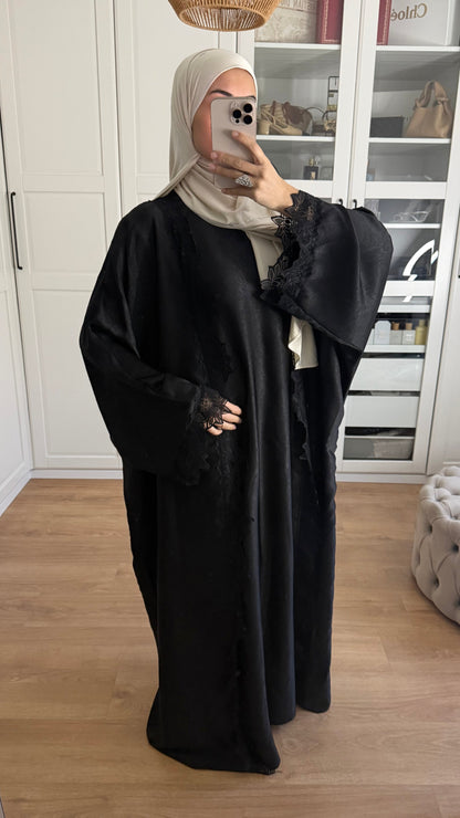 Ensemble Abaya Kimono Satiné avec Dentelle Noir SAÏRYS