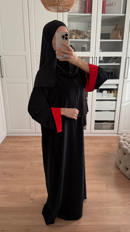 Abaya noire manches revers rouges SAÏRYS