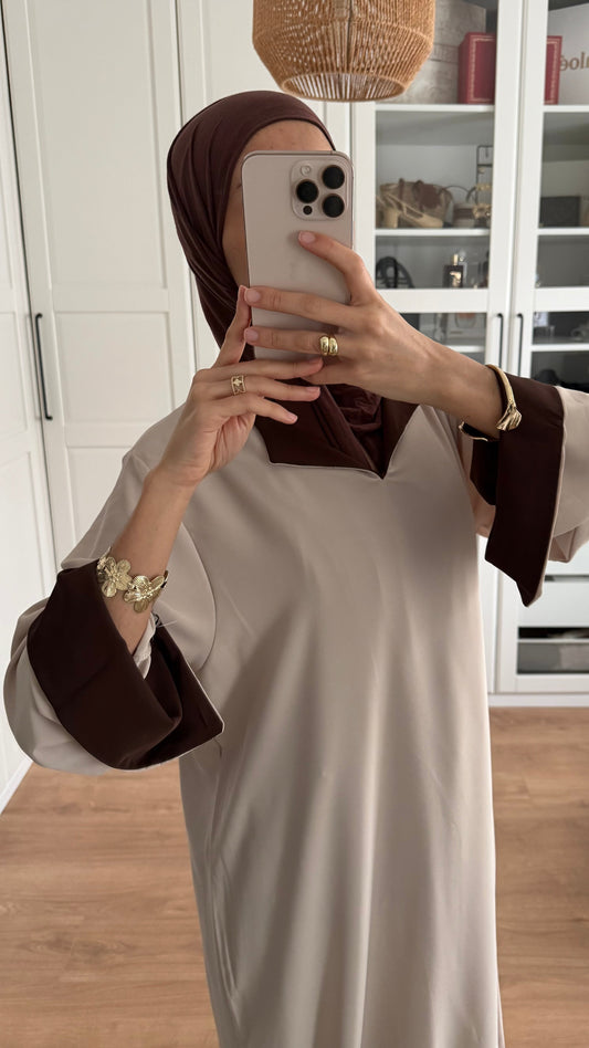 Abaya beige manches revers marron SAÏRYS