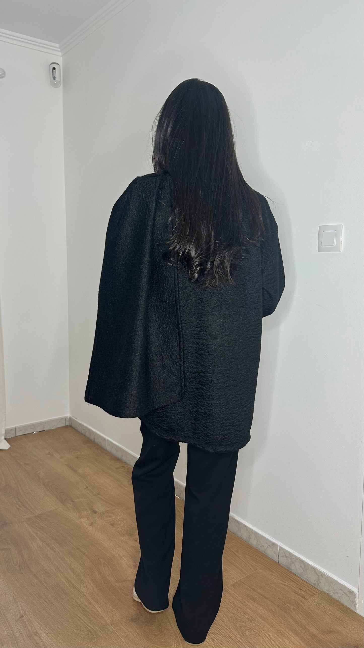 Manteau cape avec écharpe intégrée [Noir]