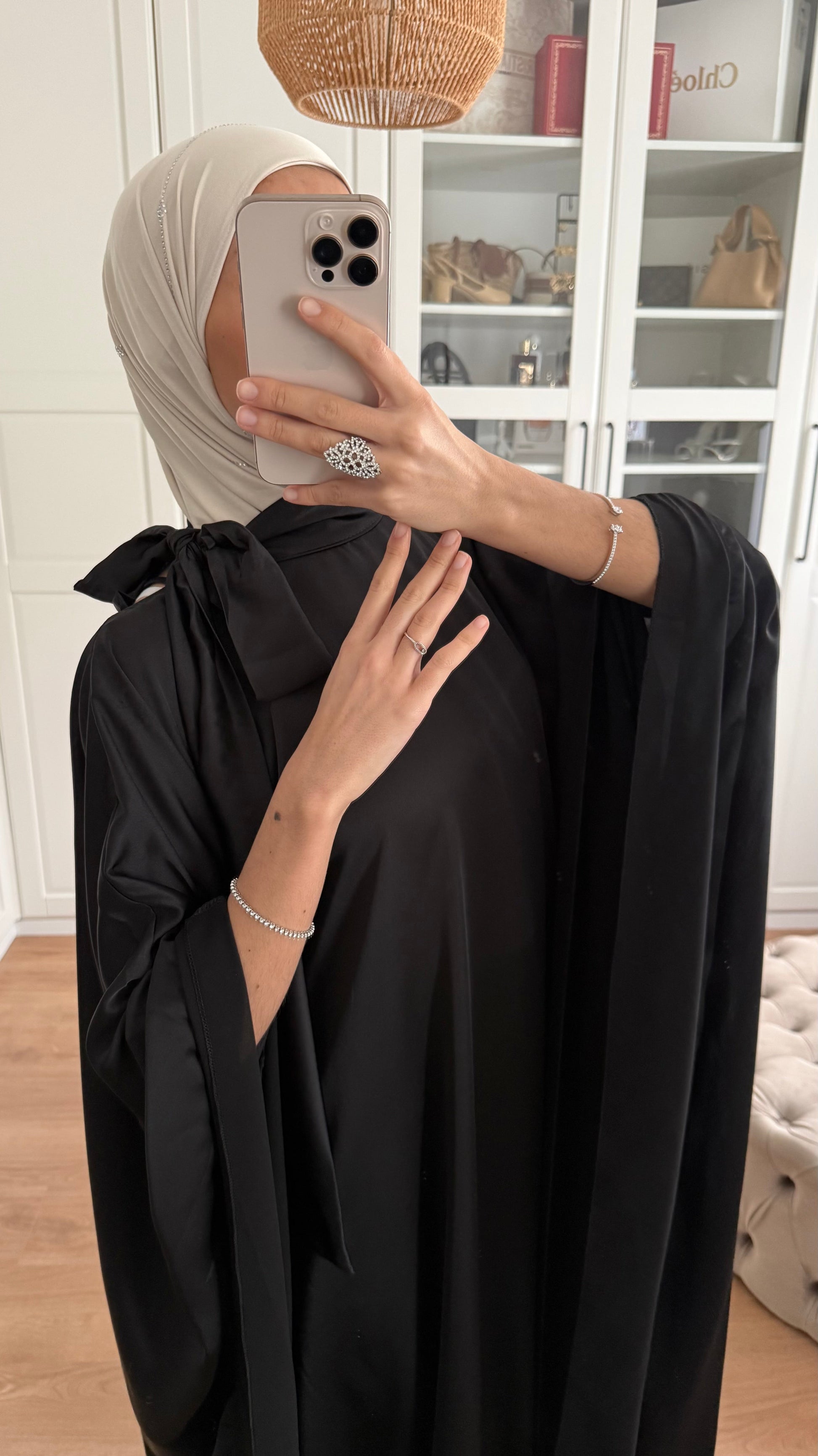 Abaya Papillon Satinée Noir SAÏRYS