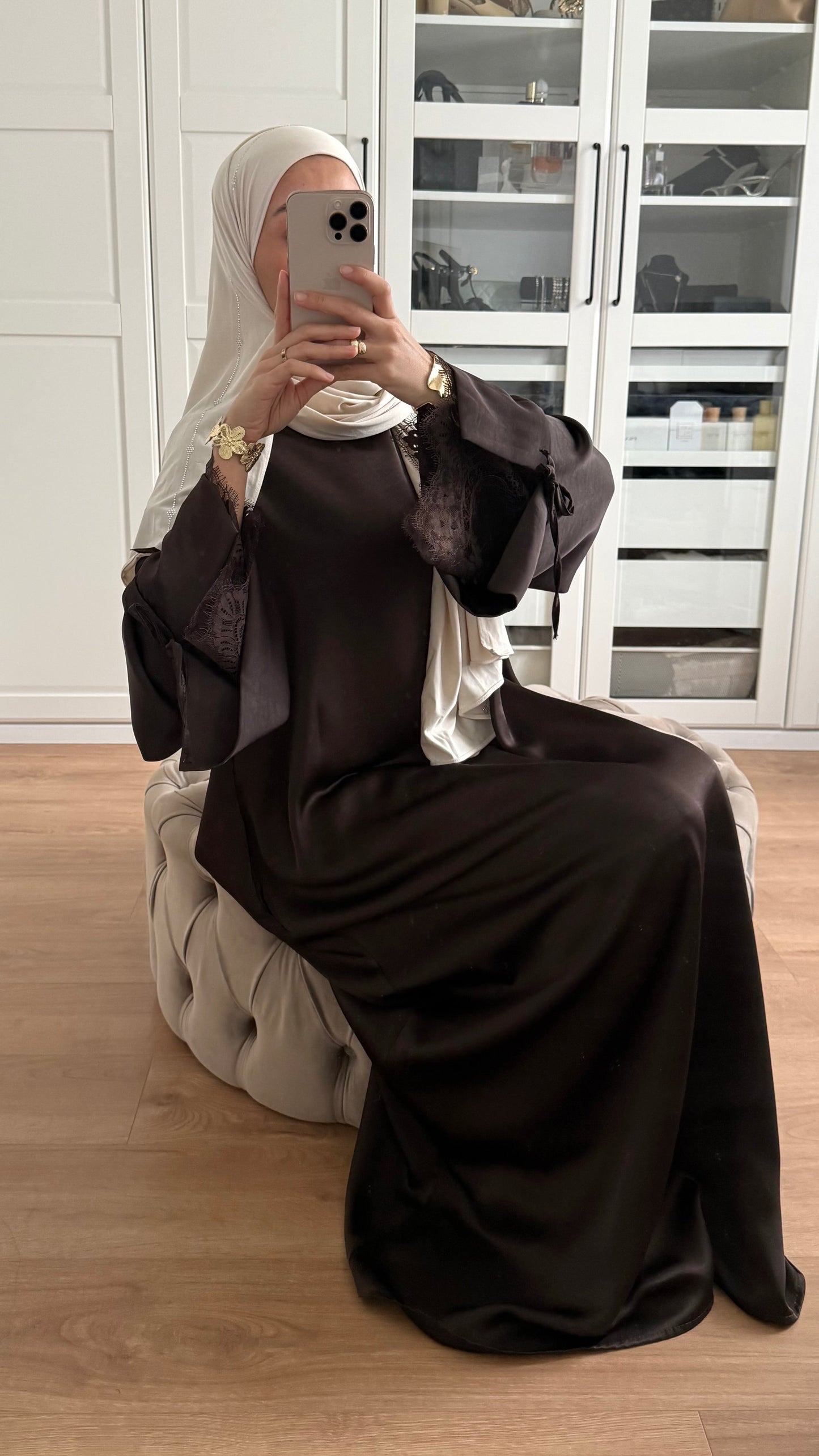 Abaya manches à nœud en dentelle marron SAÏRYS