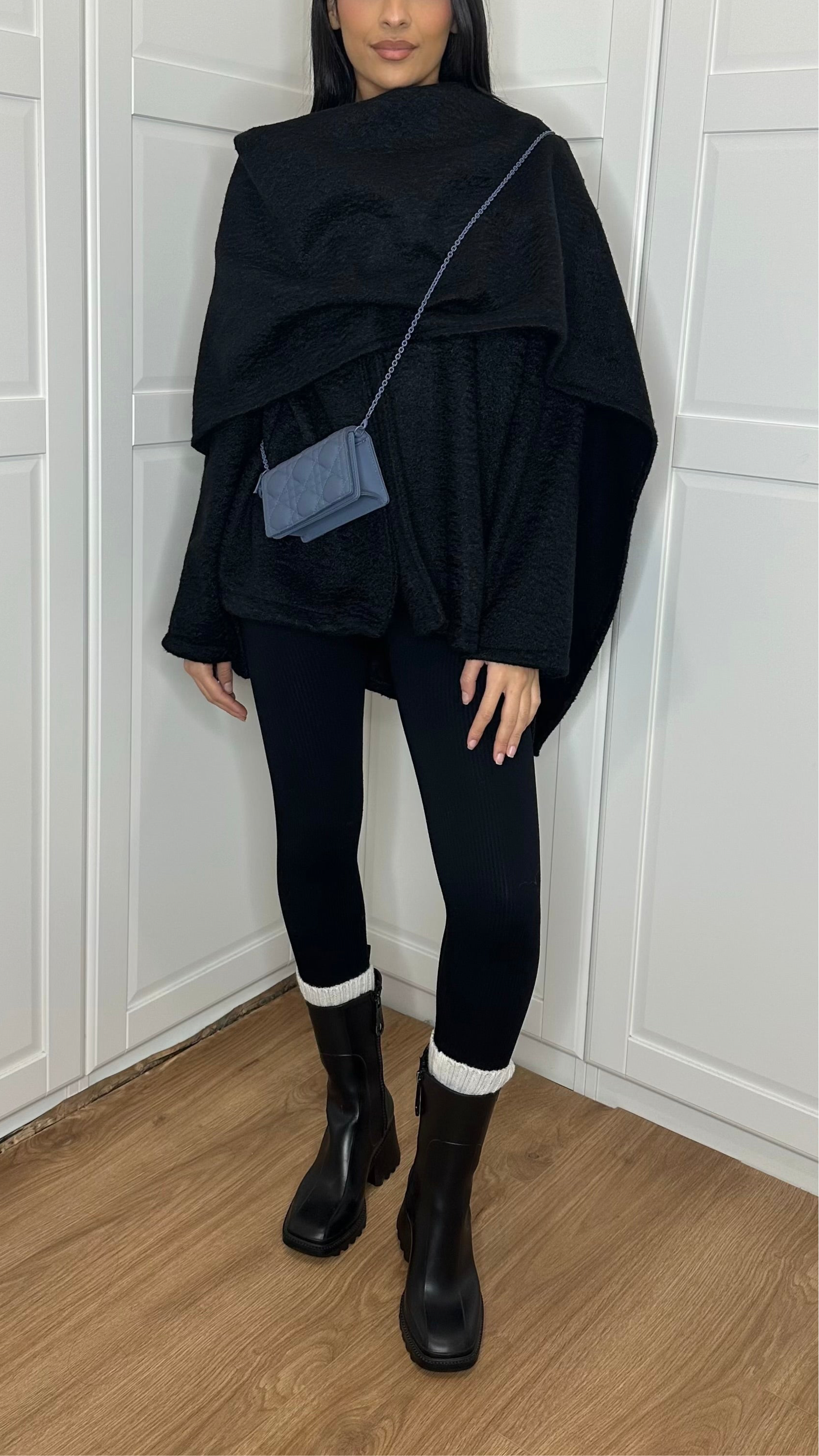 Manteau cape avec écharpe intégrée [Noir] SAÏRYS