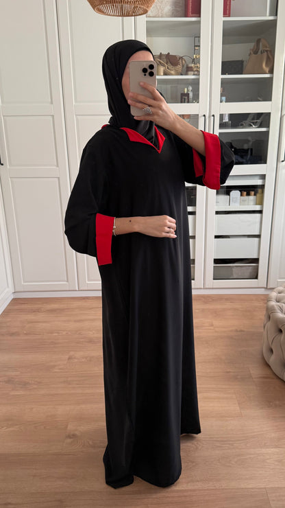 Abaya noire manches revers rouges SAÏRYS