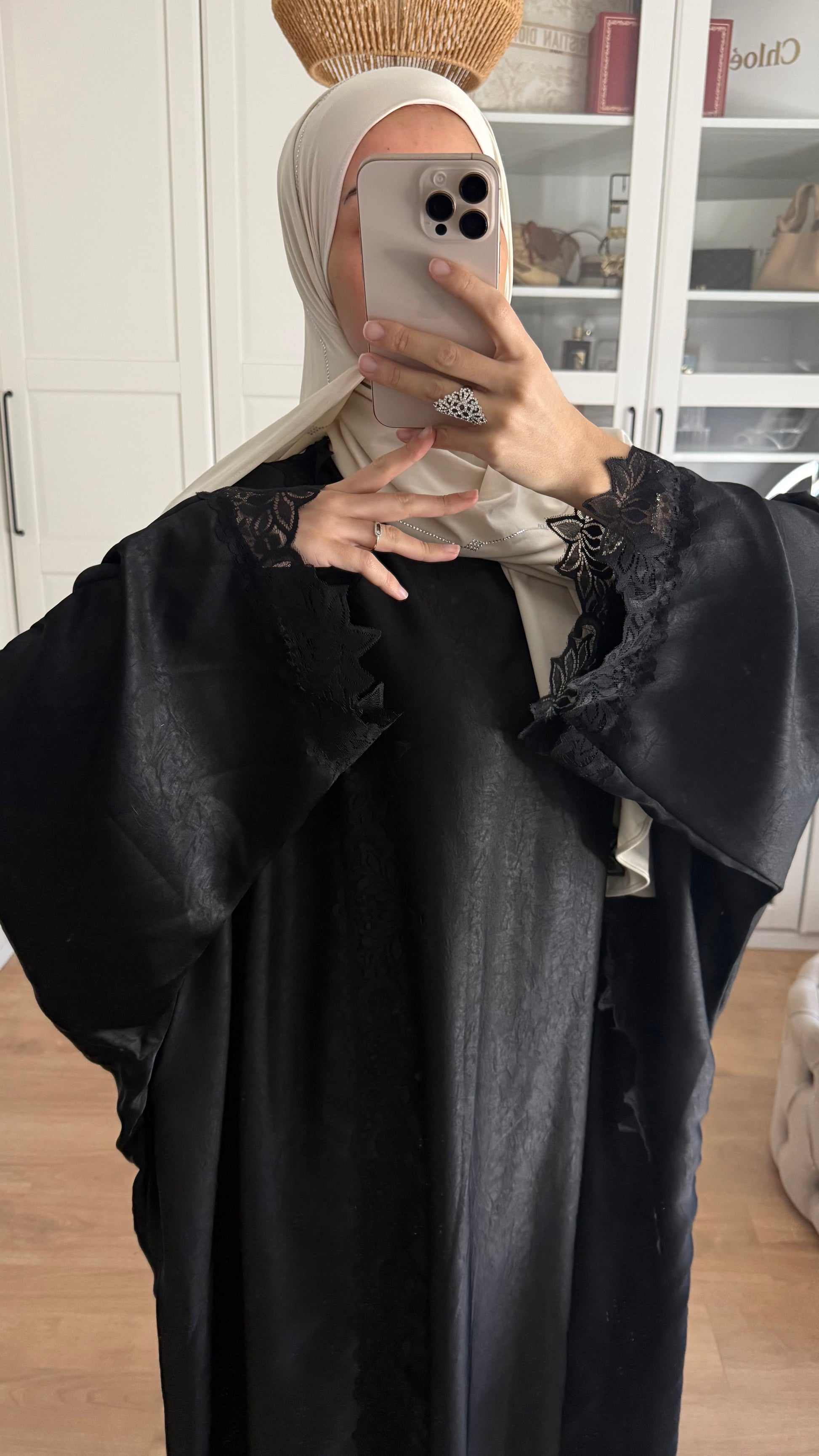 Ensemble Abaya Kimono Satiné avec Dentelle Noir SAÏRYS