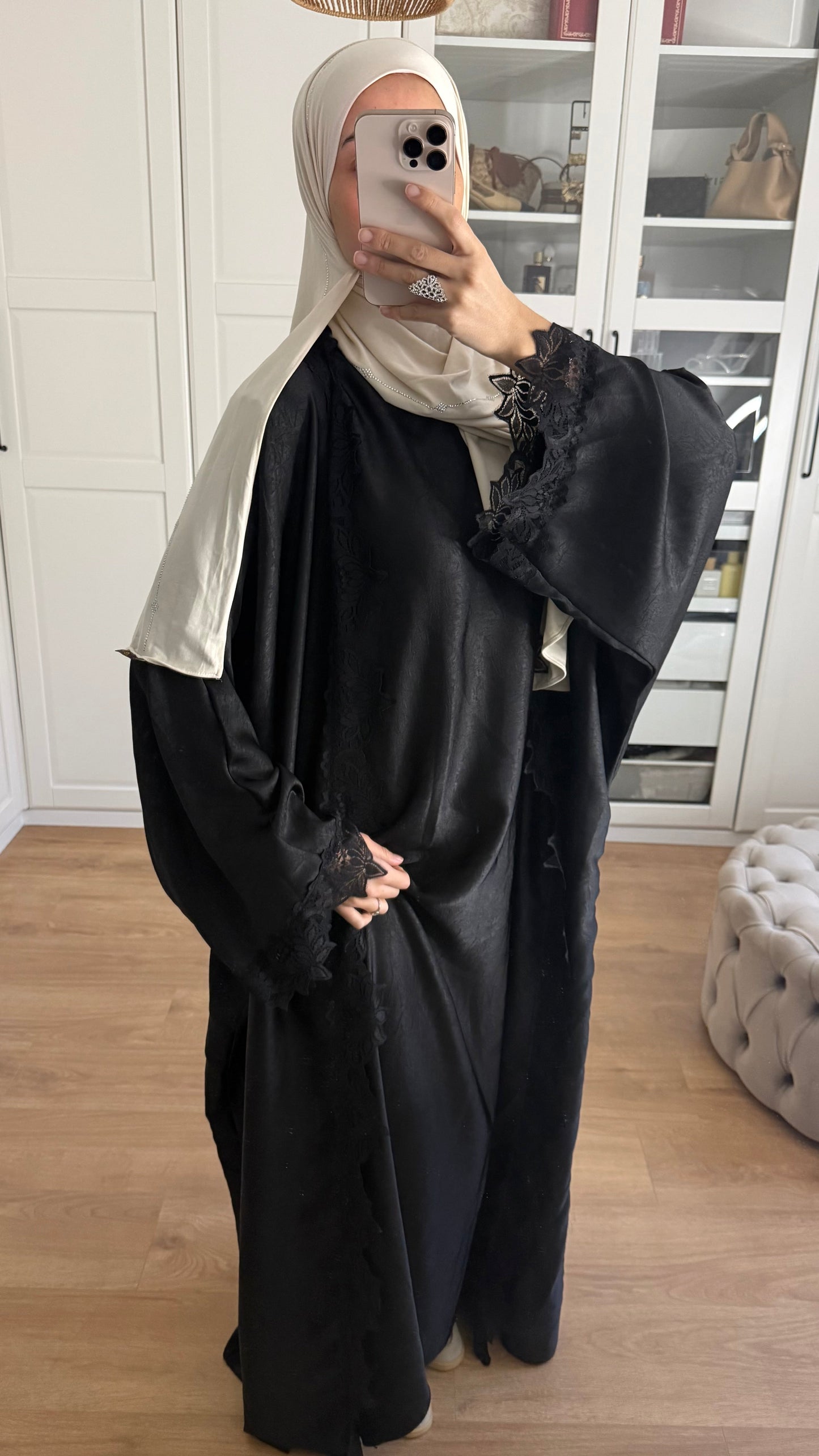 Ensemble Abaya Kimono Satiné avec Dentelle Noir SAÏRYS
