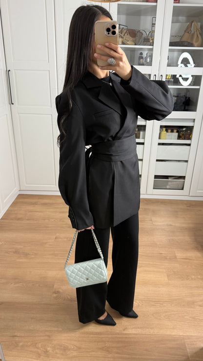 Blazer Oversize Noir Cintré à la Taille avec Ceinture SAÏRYS