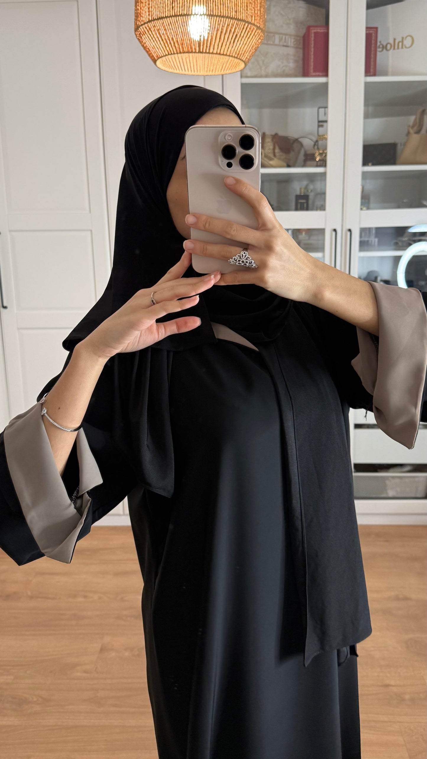 Abaya noire manches revers marron SAÏRYS