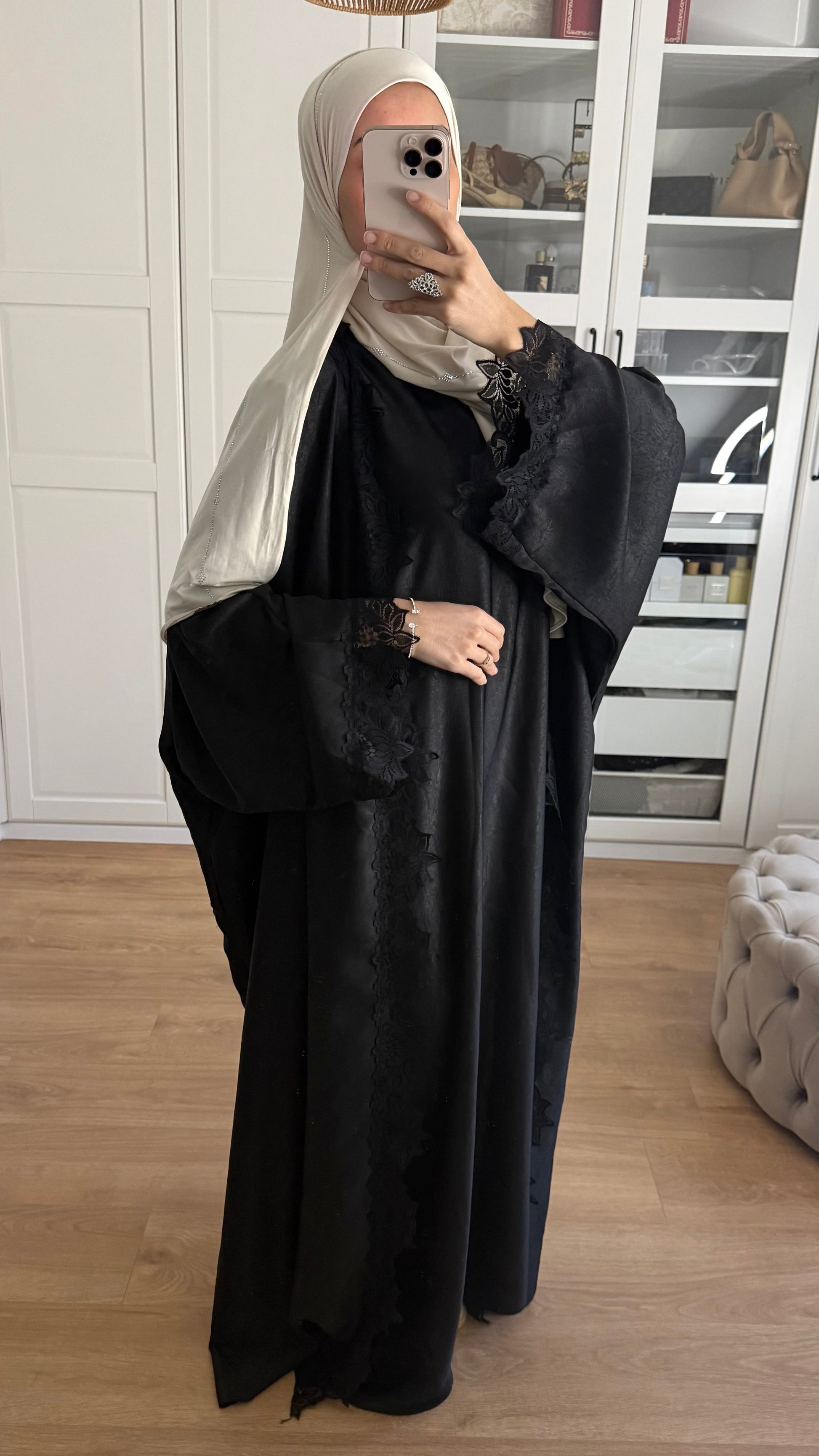 Ensemble Abaya Kimono Satiné avec Dentelle Noir SAÏRYS