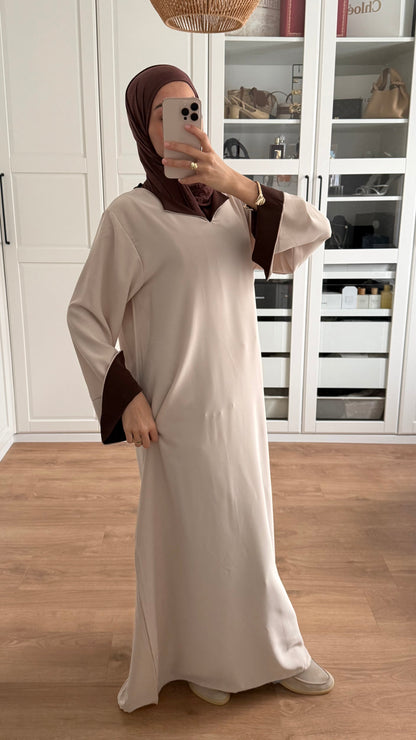 Abaya beige manches revers marron SAÏRYS