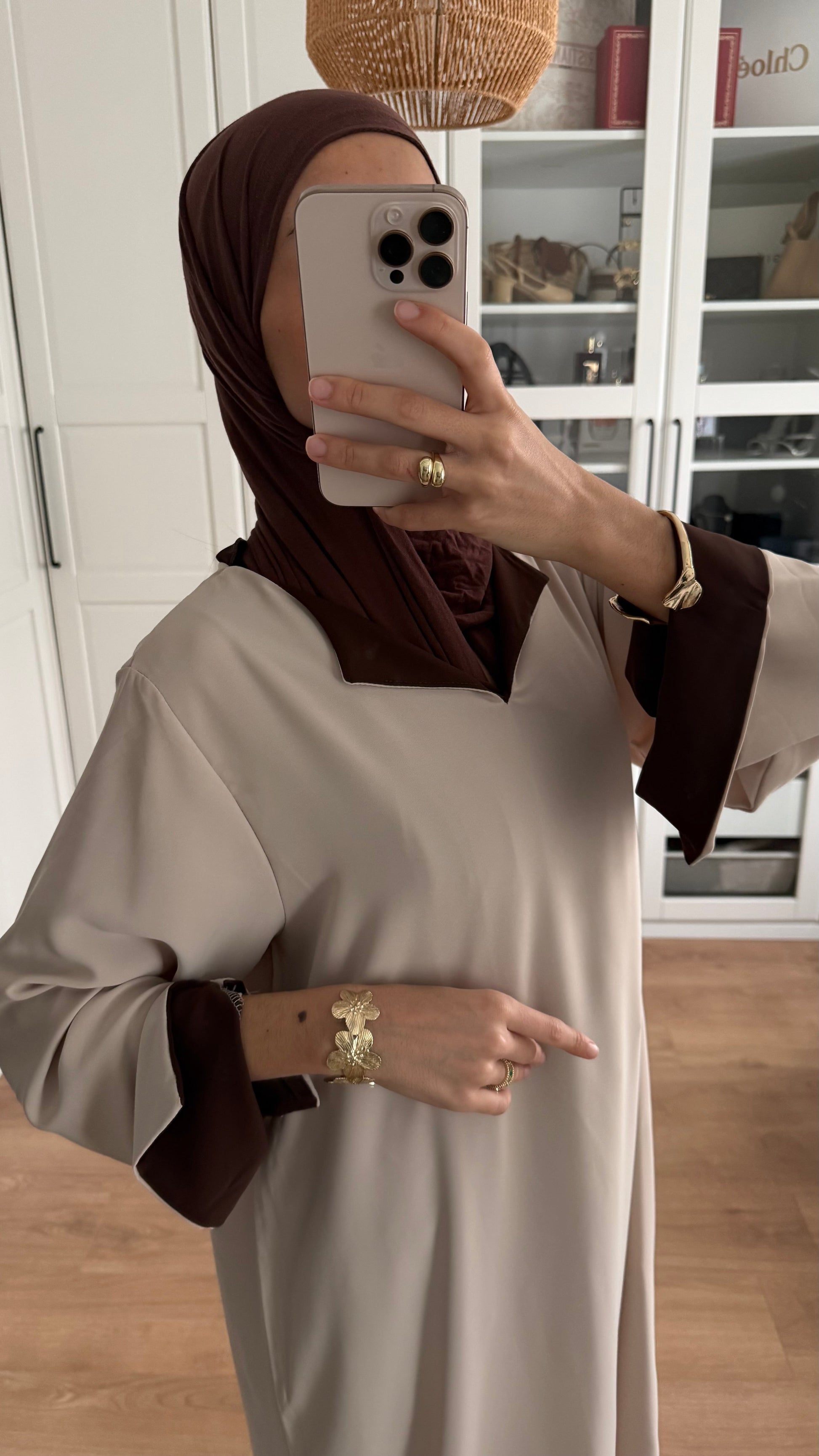 Abaya beige manches revers marron SAÏRYS
