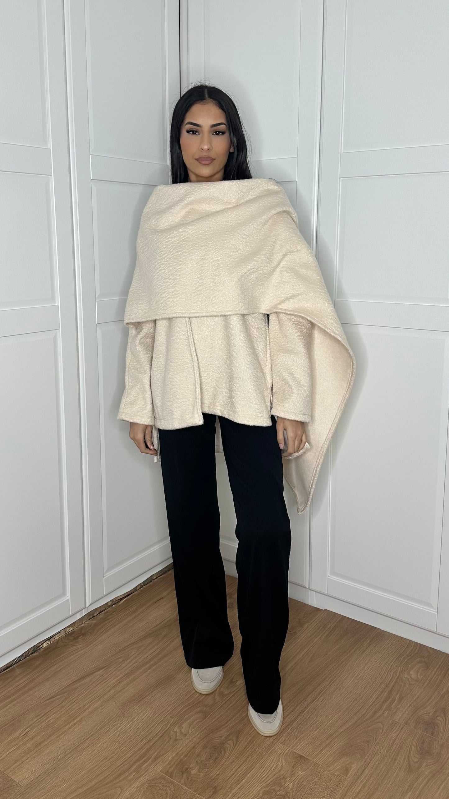 Manteau cape avec écharpe intégrée [Beige]