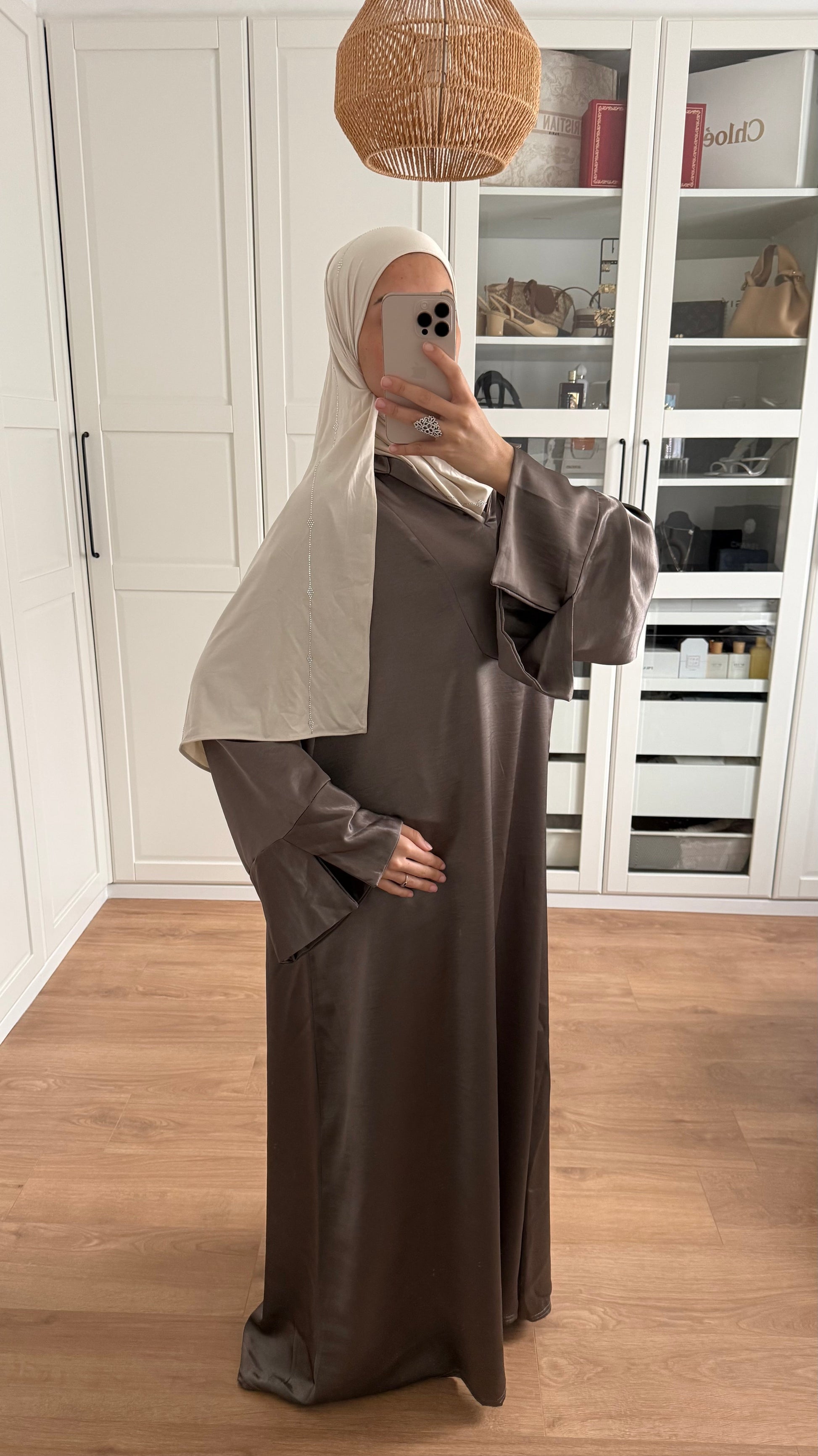 Abaya Satinée Taupe SAÏRYS