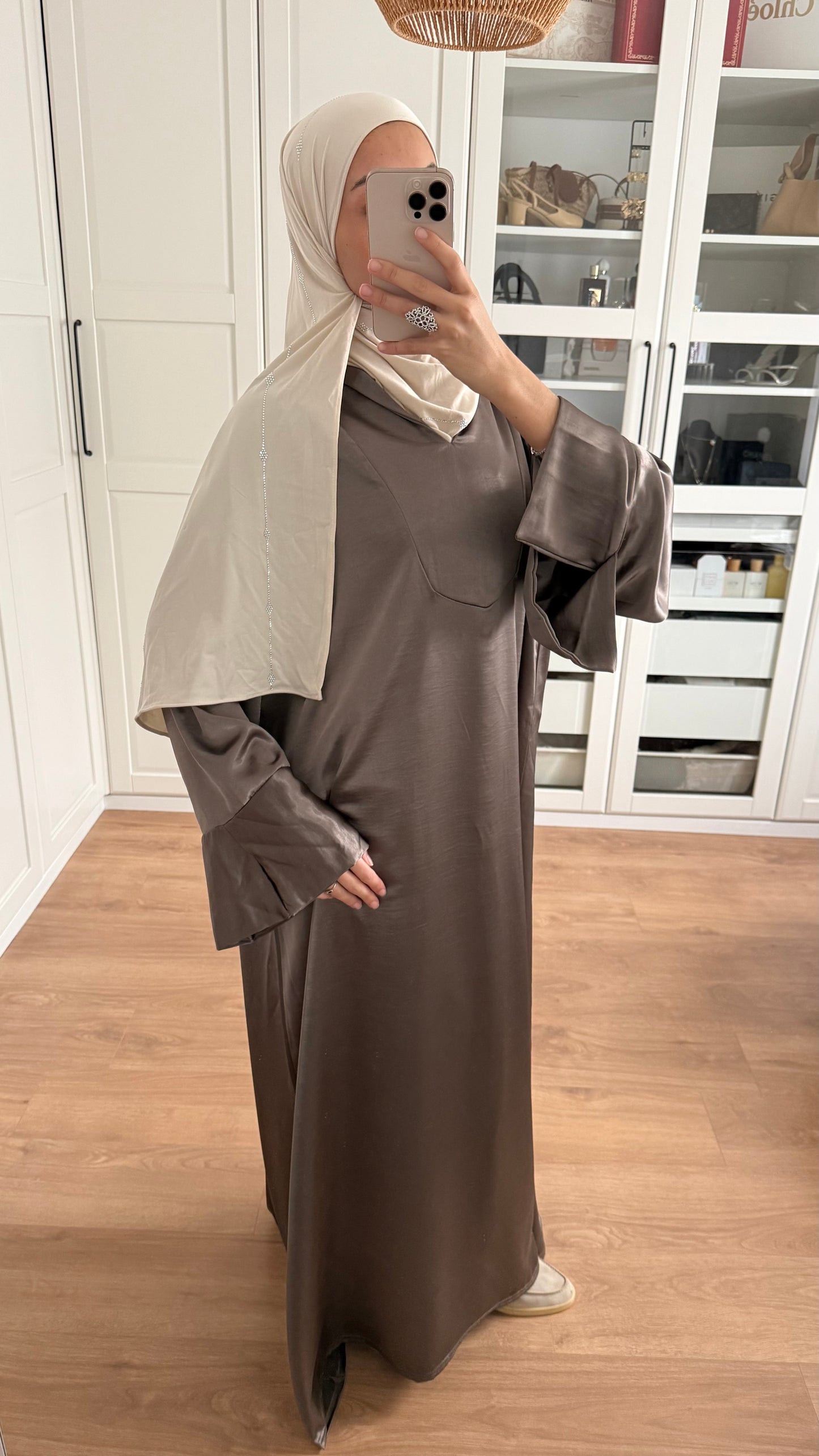 Abaya Satinée Taupe SAÏRYS
