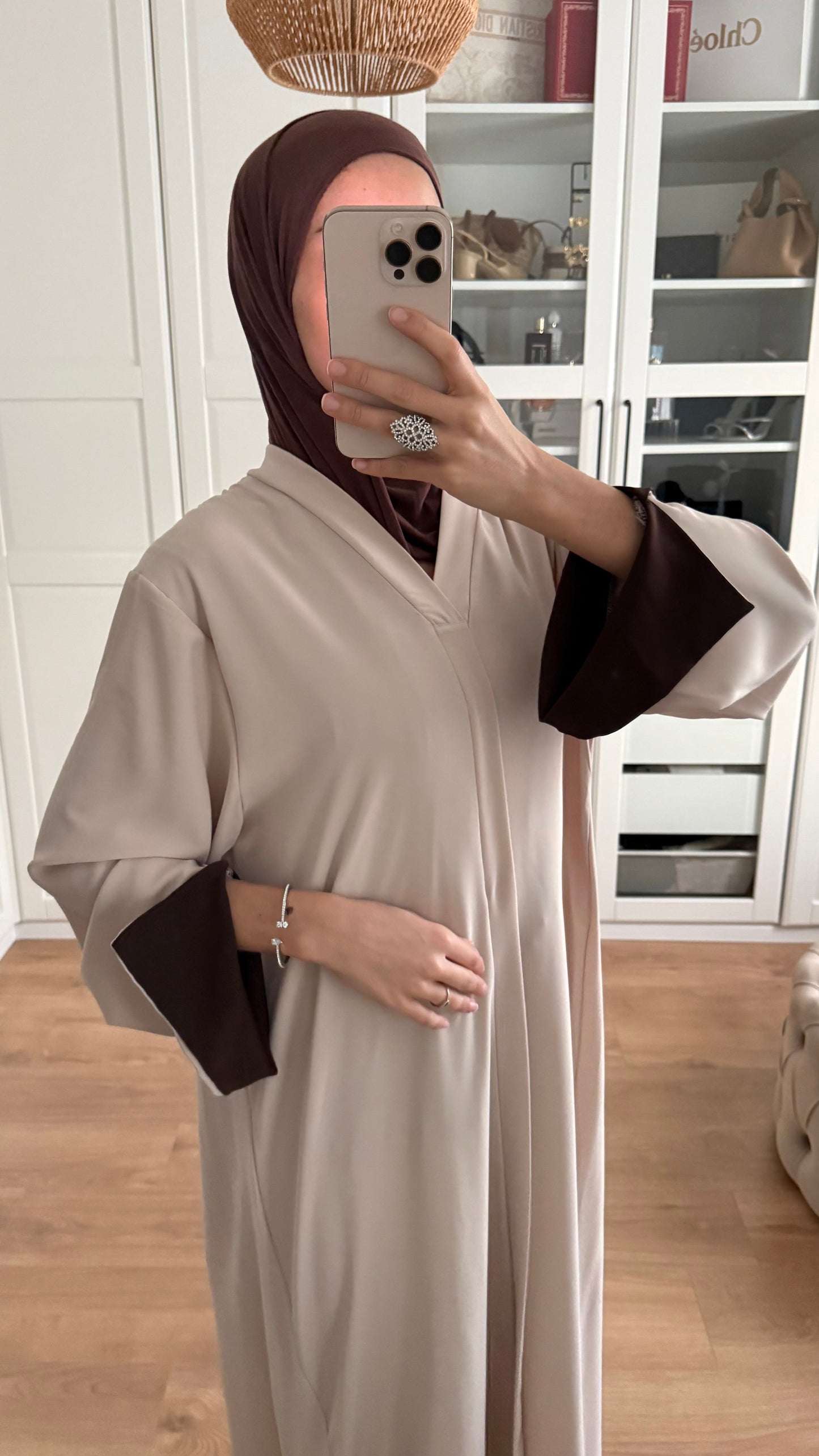 Abaya beige manches revers marron SAÏRYS