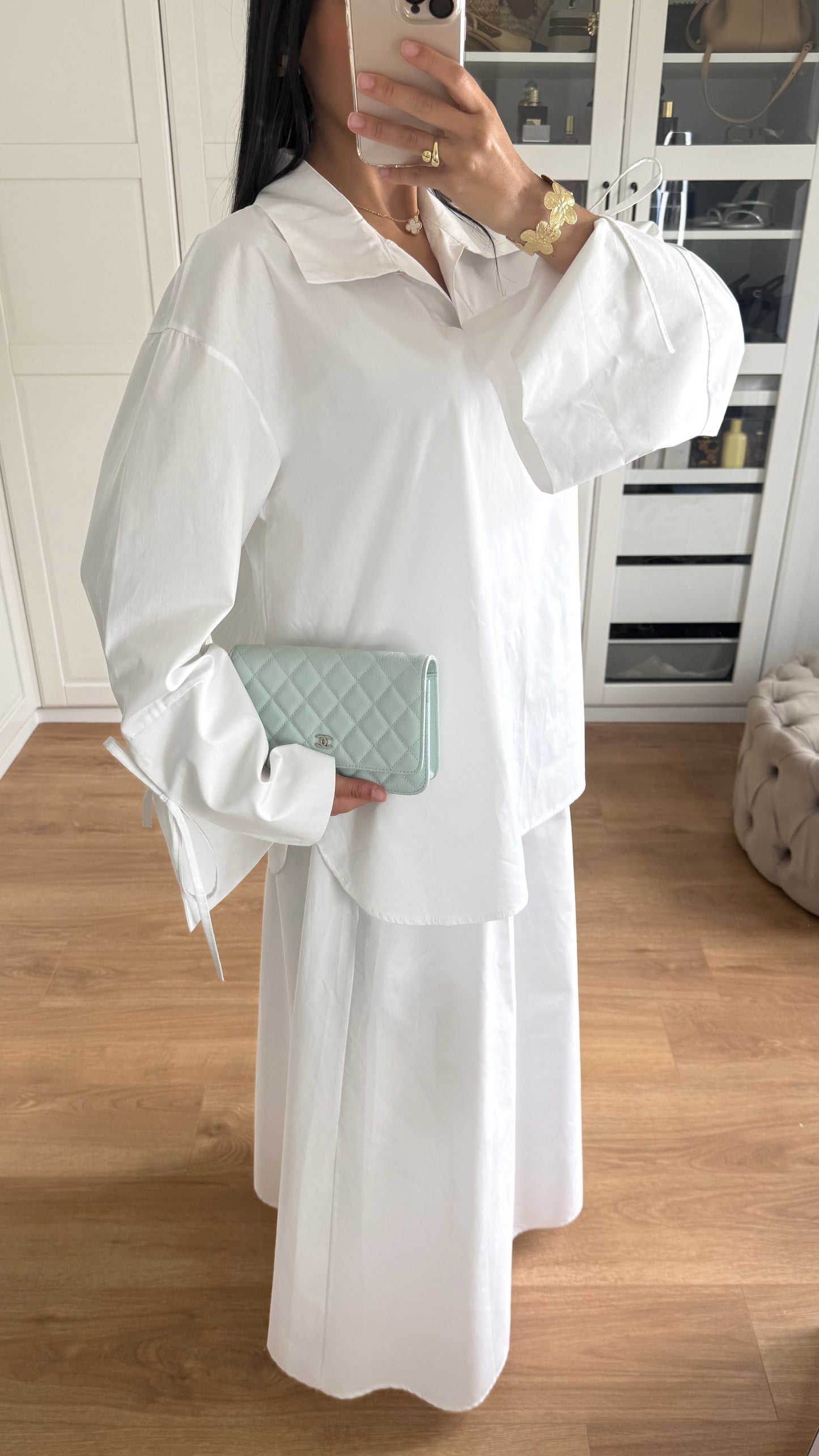 Ensemble Modeste Blanc – Chemise Noeud & Jupe Oversize